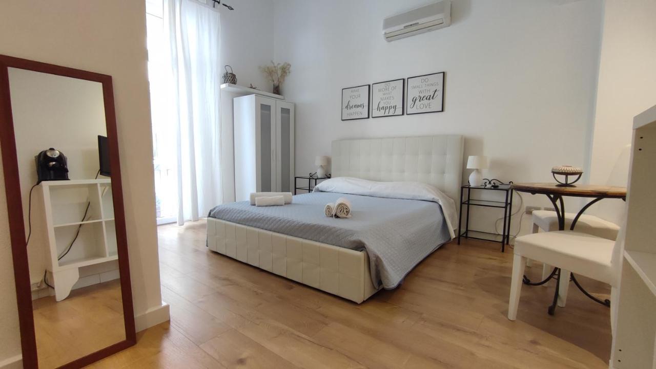 Living Cagliari Bed and Breakfast Exteriör bild