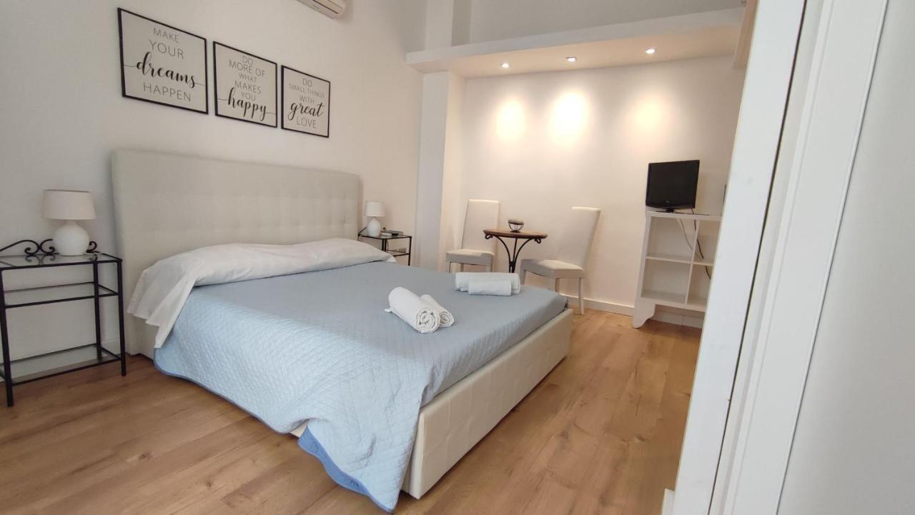 Living Cagliari Bed and Breakfast Exteriör bild